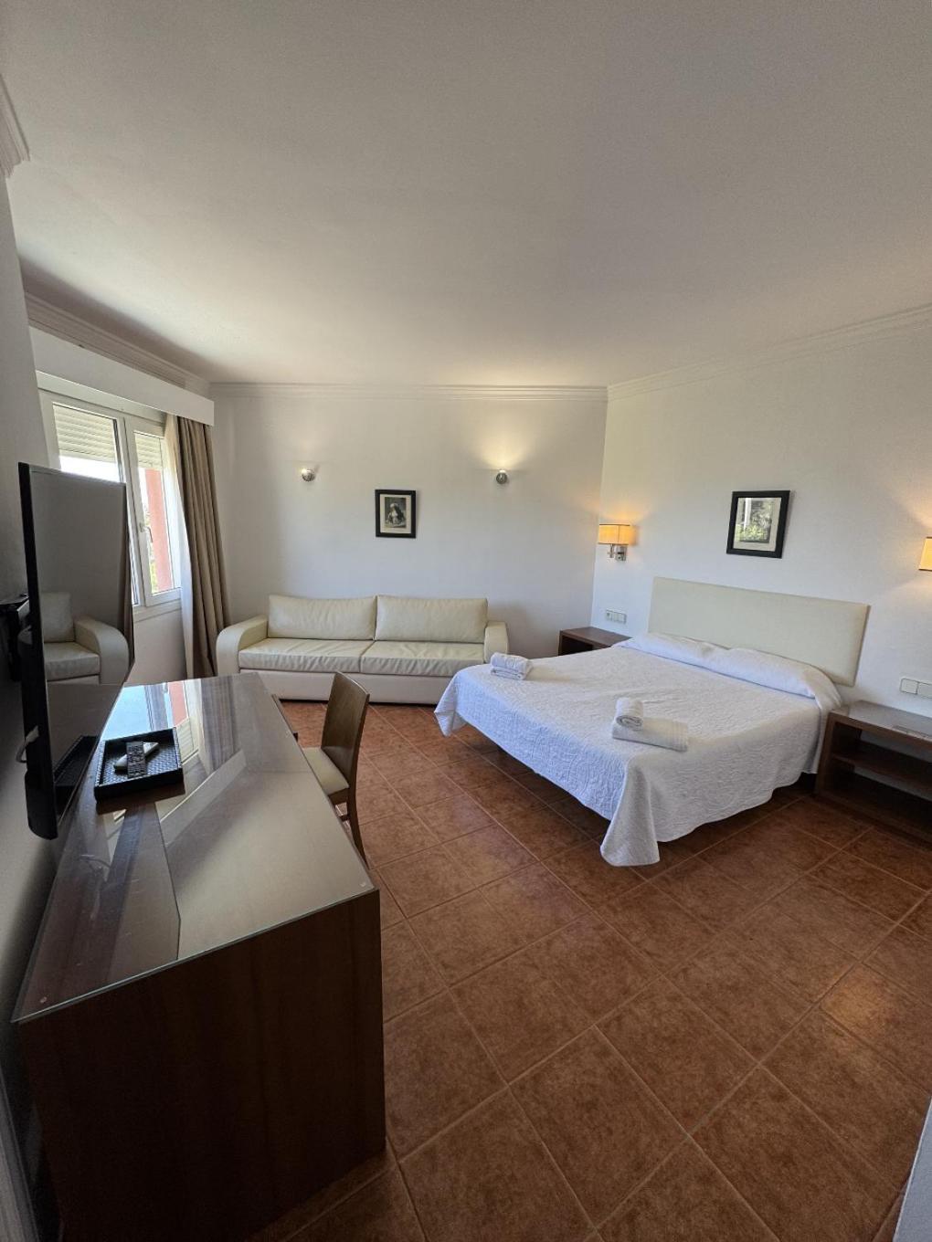 Camelias Hotel 2*